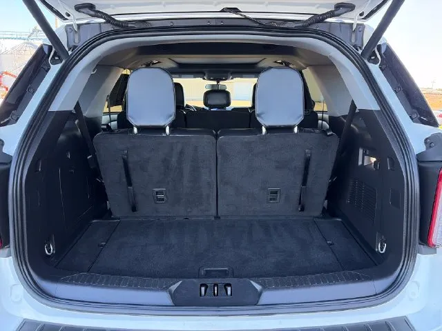 Ford Explorer photo 46