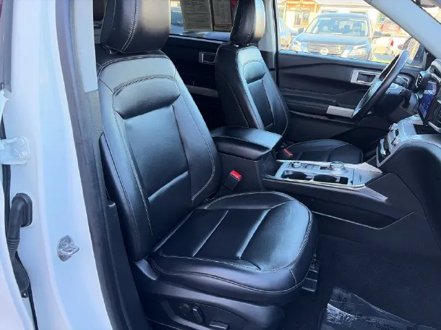 Ford Explorer photo 39