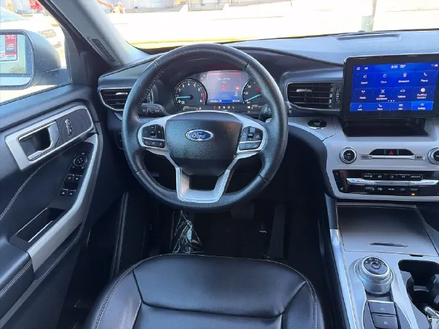Ford Explorer photo 31
