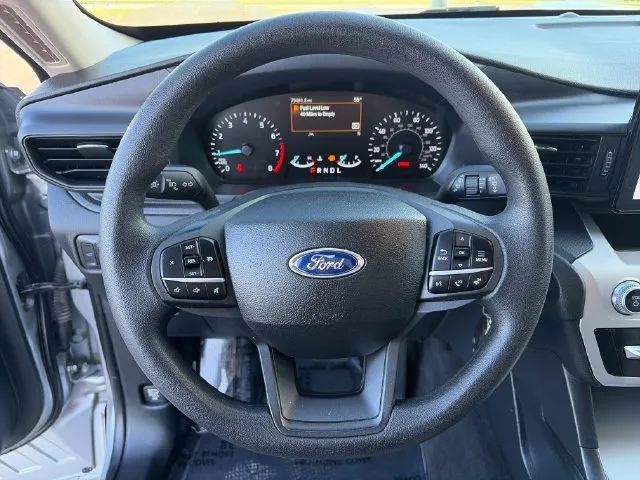 Ford Explorer photo 28