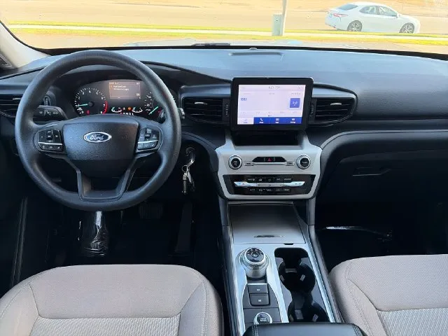 Ford Explorer photo 32