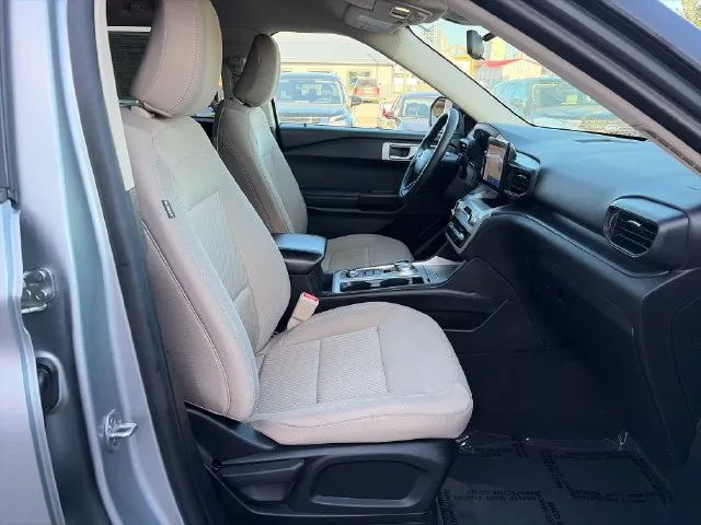 Ford Explorer photo 23