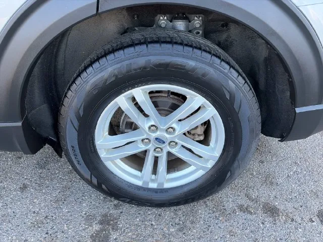 Ford Explorer photo 15