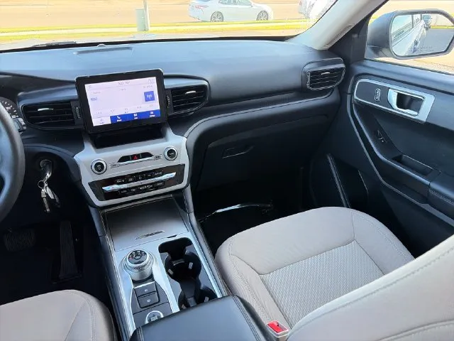 Ford Explorer photo 33