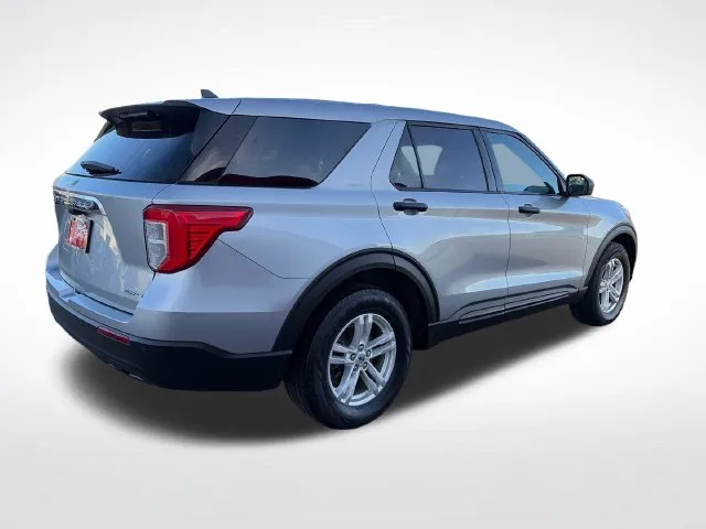 Ford Explorer photo 8