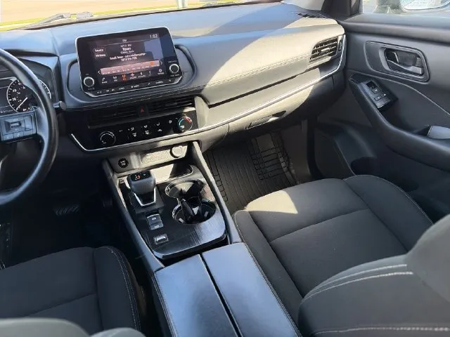 Nissan Rogue photo 32