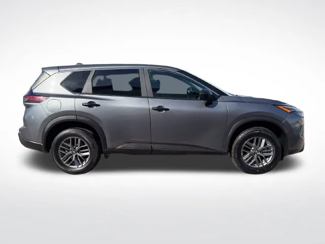 Nissan Rogue photo 8