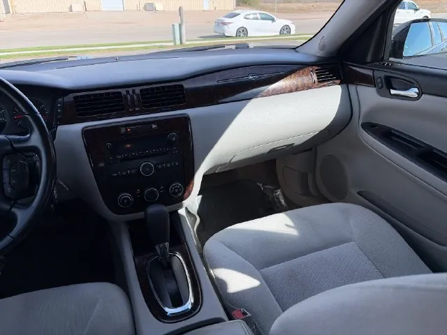 Chevrolet Impala photo 32
