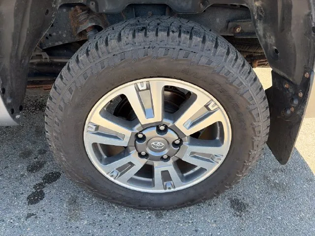 Toyota Tundra photo 16