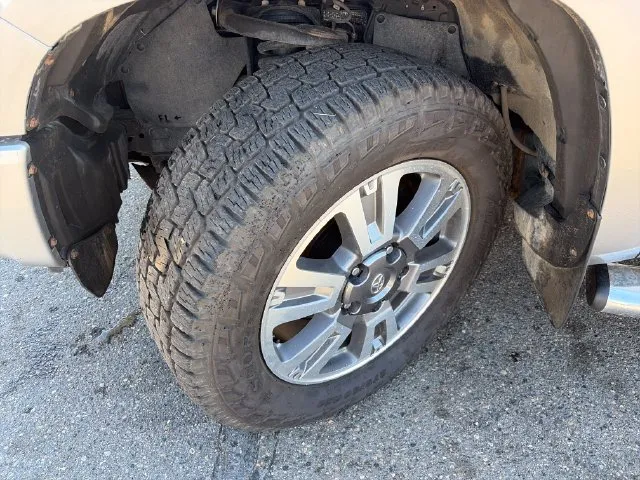 Toyota Tundra photo 18