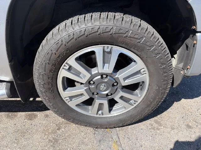 Toyota Tundra photo 15