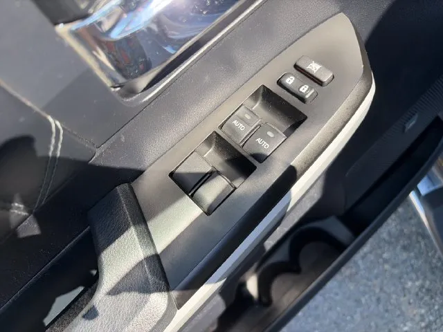 Toyota Tundra photo 27