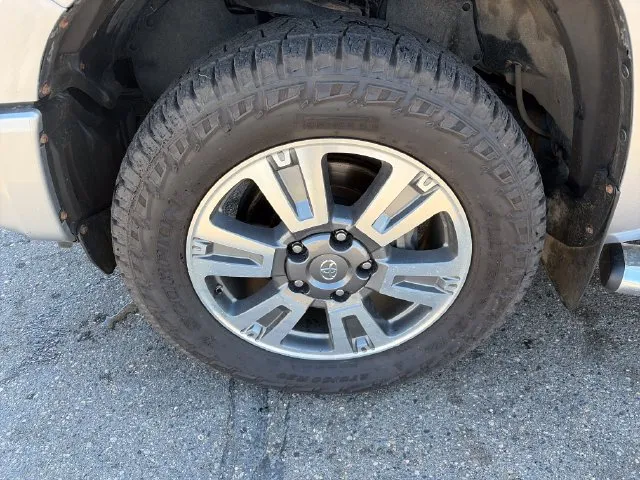 Toyota Tundra photo 13
