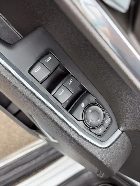 Chevrolet Silverado photo 26