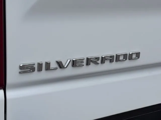 Chevrolet Silverado photo 21
