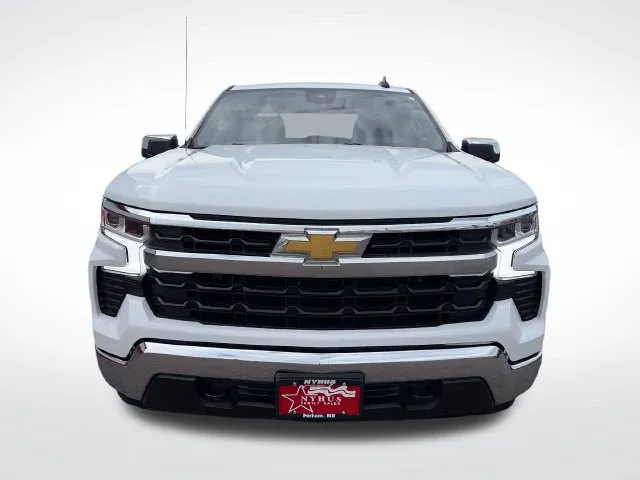Chevrolet Silverado photo 2