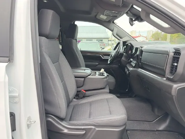 Chevrolet Silverado photo 23