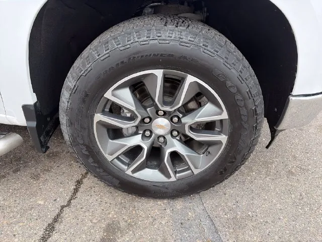 Chevrolet Silverado photo 14