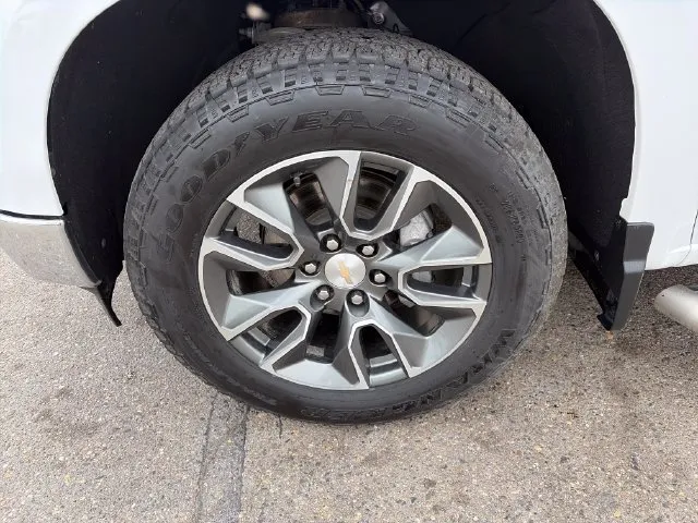 Chevrolet Silverado photo 12