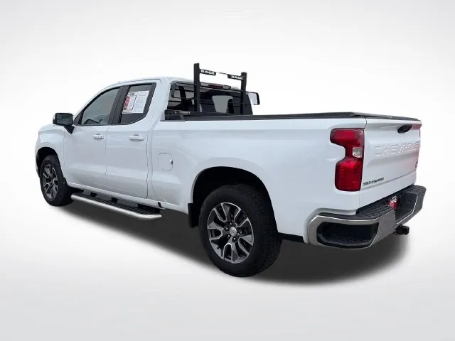 Chevrolet Silverado photo 4