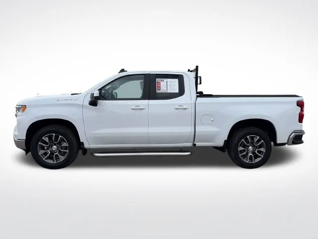 Chevrolet Silverado photo 3
