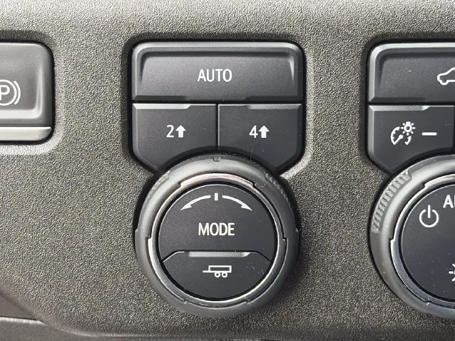Chevrolet Silverado photo 37