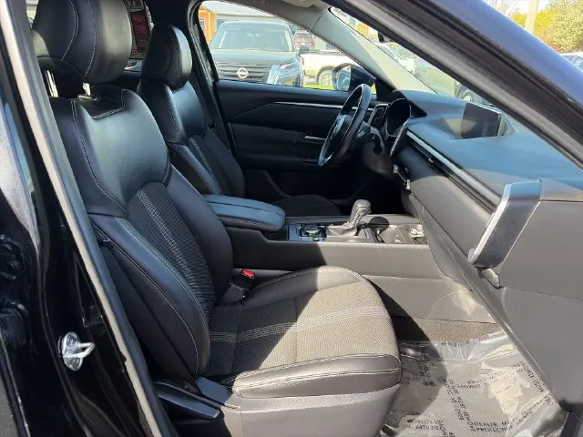 Mazda CX-50 photo 23