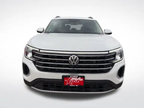 Photos of 2026 Volkswagen Atlas SE w/Technology for sale in Perham, MN at Nyhus Family Sales
