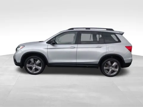 Photos of 2020 Honda Passport Touring for sale in Perham, MN at Nyhus Family Sales