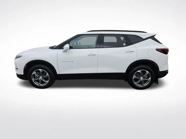2024 Chevrolet Blazer LT - Photo 2