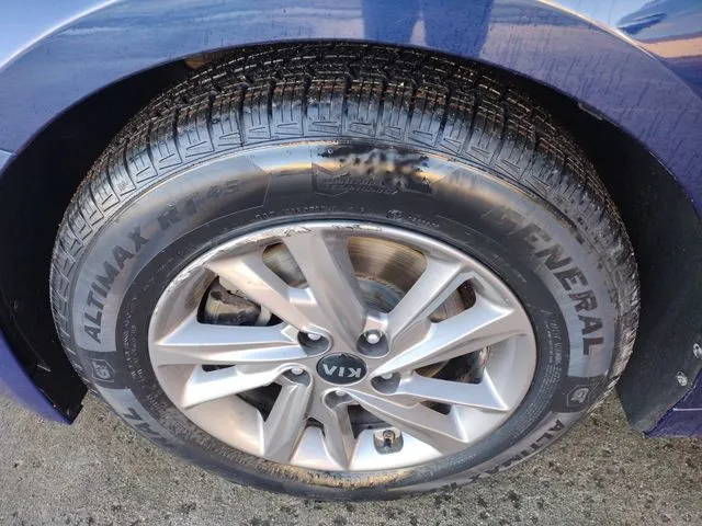 2020 Kia Optima LX - Photo 28