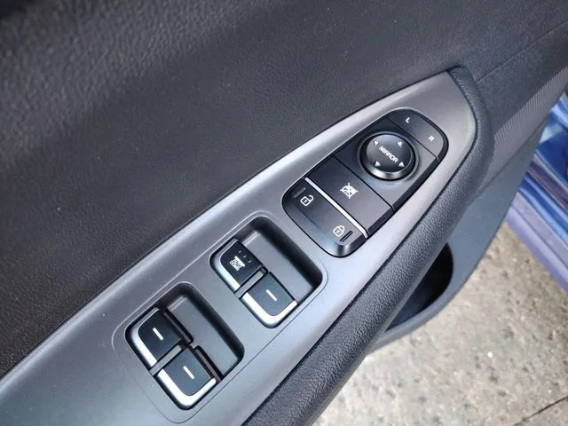 2020 Kia Optima LX - Photo 13