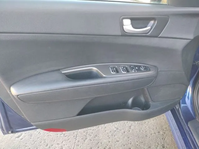 2020 Kia Optima LX - Photo 11