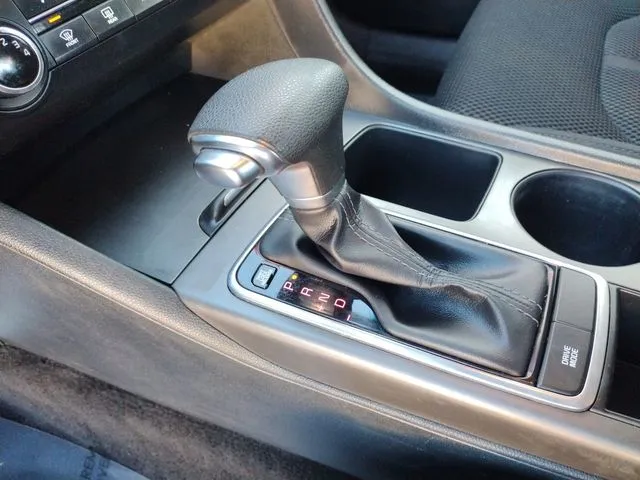 2020 Kia Optima LX - Photo 25