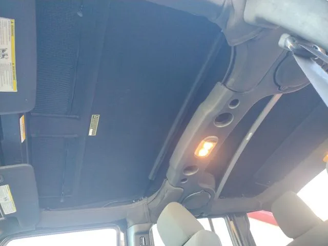 2012 Jeep Wrangler Unlimited Sahara - Photo 36