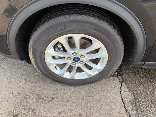 Ford Escape photo 12