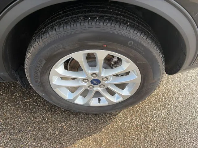 Ford Escape photo 15