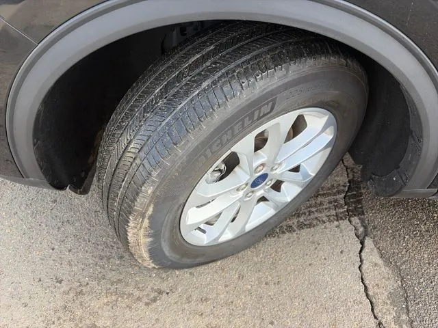 Ford Escape photo 17