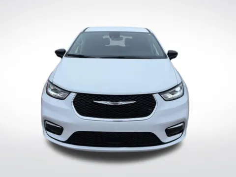 Photos of 2024 Chrysler Pacifica Touring L for sale in Perham, MN at Nyhus Family Sales