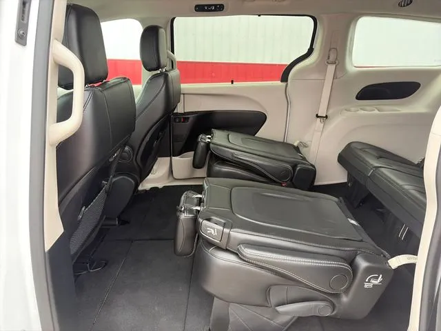 2024 Chrysler Pacifica Touring L - Photo 41