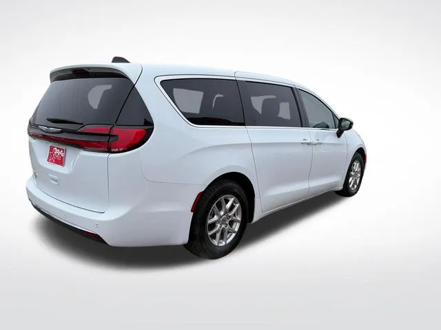 2024 Chrysler Pacifica Touring L - Photo 8