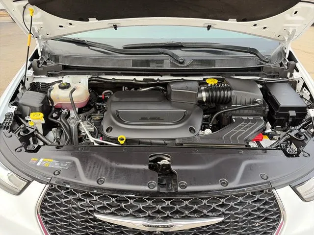 2024 Chrysler Pacifica Touring L - Photo 52