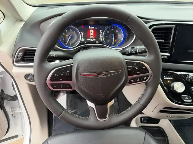 2024 Chrysler Pacifica Touring L - Photo 28