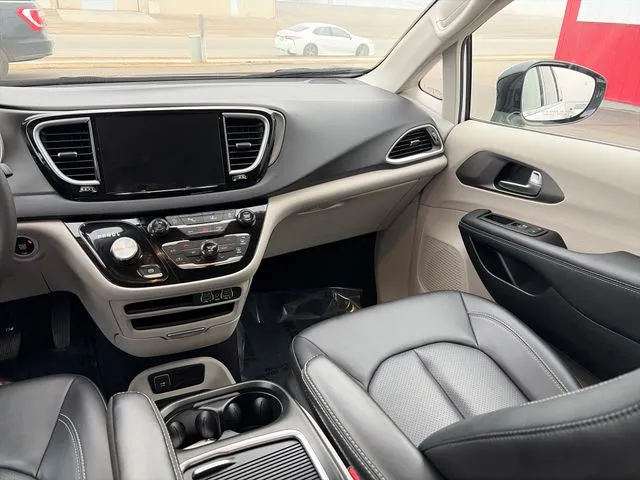 2024 Chrysler Pacifica Touring L - Photo 33