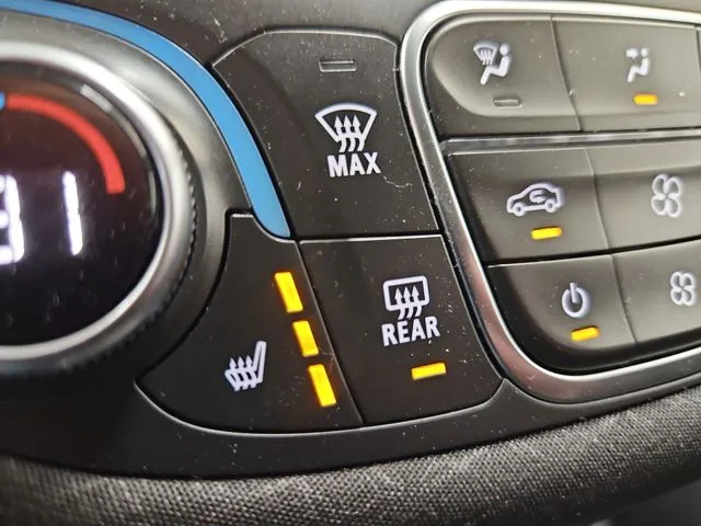 2022 Chevrolet Malibu 1LT - Photo 42