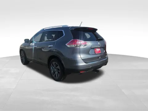 More photos of 2016 Nissan Rogue SL at Nyhus Family Sales, MN