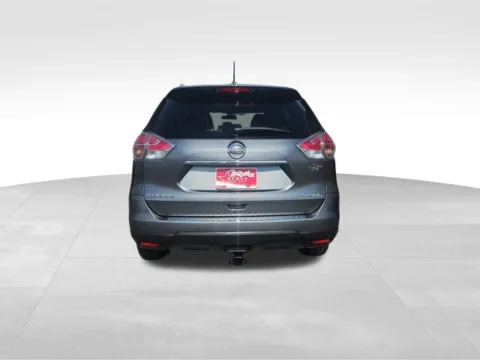 More photos of 2016 Nissan Rogue SL at Nyhus Family Sales, MN