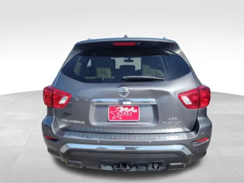 More photos of 2017 Nissan Pathfinder Platinum at Nyhus Family Sales, MN