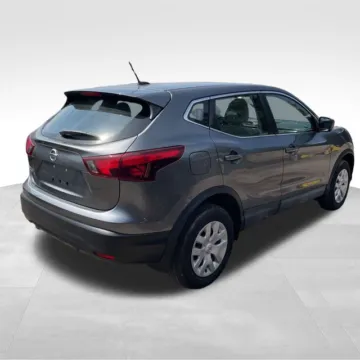 More photos of 2017 Nissan Rogue Sport S at Nyhus Family Sales, MN