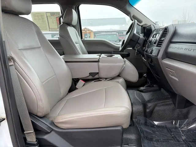 Ford F350SD photo 22